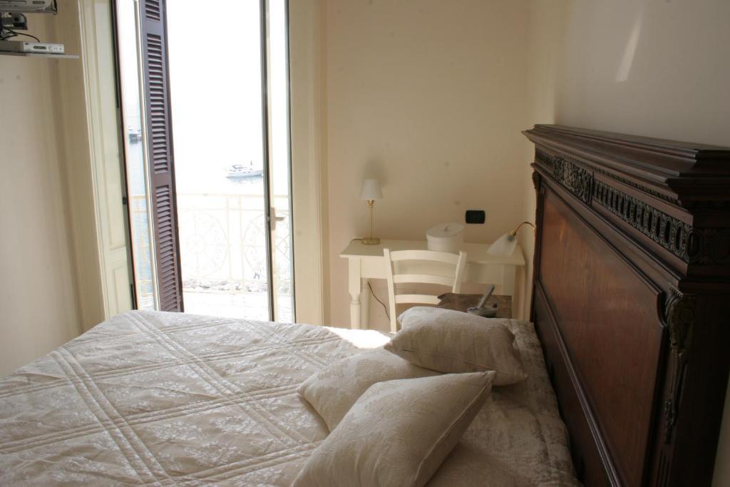 La Dimora Dei Baroni Bed & Breakfast Napoli Rom bilde